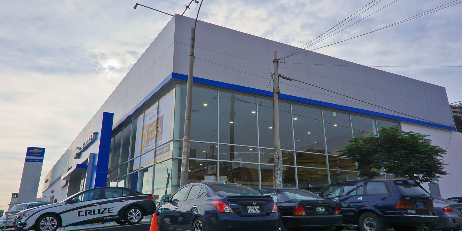 Concesionario Chevrolet – Local automotriz Naranjal